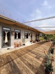 Budova, kde se chata nachází