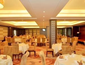 Posezení v ubytování Hotel Ramada Plaza Hangzhou Xiaoshan