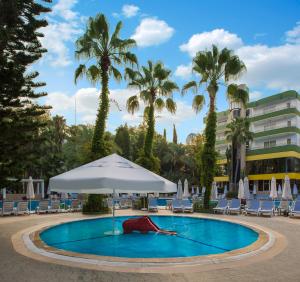 Bazén v ubytování Botanik Hotel nebo v jeho okolí