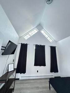 Et tv og/eller underholdning på Rustic Family Bunk #5