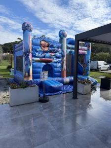 Swimmingpoolen hos eller tæt på Maison proche de la plage