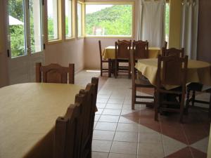 A restaurant or other place to eat at Balcon de los Molles