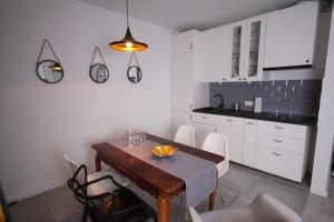 Kuchyňa alebo kuchynka v ubytovaní Apartament Morski