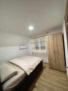 En eller flere senge i et værelse på Rakocevic house