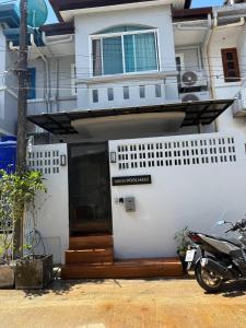 Bygningen som feriehuset ligger i