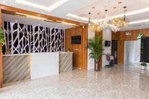 Vstupní hala nebo recepce v ubytování Jinjiang Inn Style Tianjin Wuqing Traditional Chinese Medical Hospital