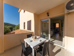 En balkon eller terrasse på Relax near the beach with sea view