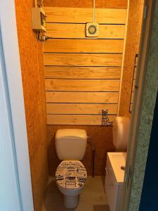 Ảnh trong thư viện ảnh của Chalet de la Garenne - au camping ở Herbeumont