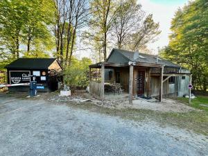 Ảnh trong thư viện ảnh của Chalet de la Garenne - au camping ở Herbeumont