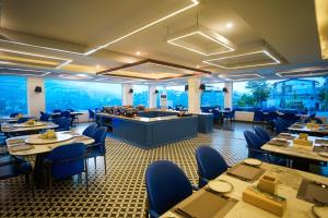 Restaurace v ubytování Terra Bliss Lake Bhimtal Resort And Spa