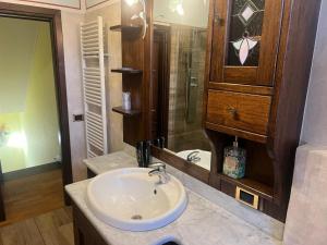 Et badeværelse på Villetta a Sestola + 20 billeder