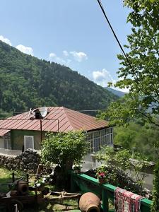 Nespecifikovaný výhled na hory nebo výhled na hory při pohledu z apartmánu