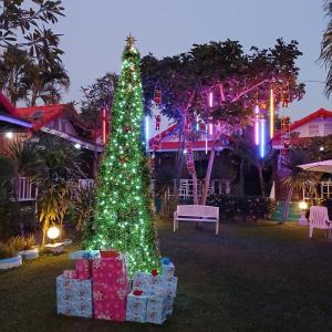 En have udenfor Thai Garden​ Resort​ Kanchanaburi​ + 102 billeder