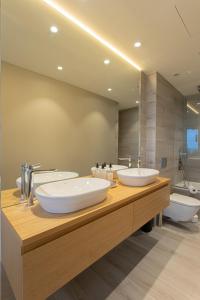 Φωτογραφία από το άλμπουμ του LXR Crown Residence 2BR Design σε Fuengirola