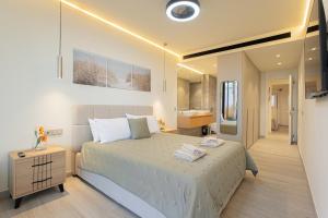 Φωτογραφία από το άλμπουμ του LXR Crown Residence 2BR Design σε Fuengirola