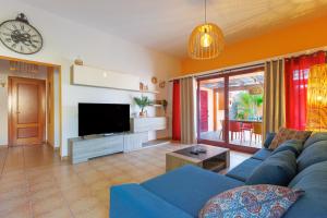 Et tv og/eller underholdning på Villa Jacuzzi & Barbecue