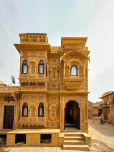 Tòa nhà nơi khách sạn tọa lạc