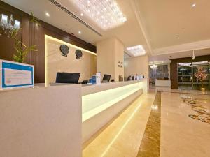 Vstupní hala nebo recepce v ubytování Asma Hotel Al Barsha + 24 fotografií