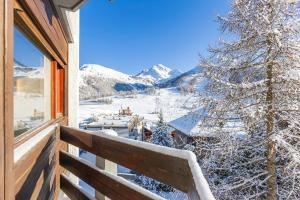 En generel udsigt til bjerge eller udsigt til bjerge taget fra lejligheden