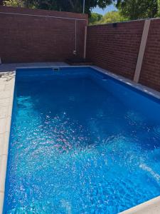 Bazén v ubytování Complejo Fresia nebo v jeho okolí