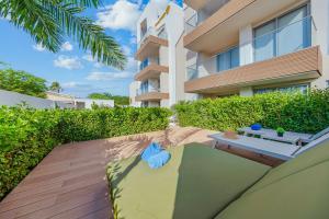 Zahrada ubytování ⁠Amazing 2BR Condo w/ Gym & Pool in Prime Location