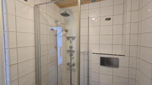 Et badeværelse på Ferienhaus Hafenperle + 14 billeder