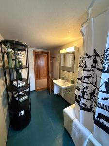 Koupelna v ubytování LaVida Wave Lakeside Haven Interlaken