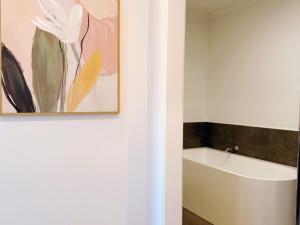 Φωτογραφία από το άλμπουμ του Modern Geelong Escape with EV Charger - Geometry σε Marshalltown +8 φωτογραφίες