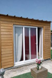 Budova, kde se the luxury tent nachází