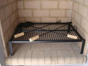 Una celda con tres vasos de poliestireno en un estante en Cabañas Arenas Blandas, en Villa Gesell 19 fotos más