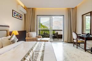 Nespecifikovaný výhled na hory nebo výhled na hory při pohledu z hotelu