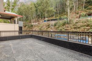 Bazén v ubytování The Himalayan Residency nebo v jeho okolí