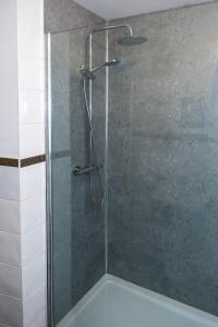 Koupelna v ubytování The Enniskillen Hideaway