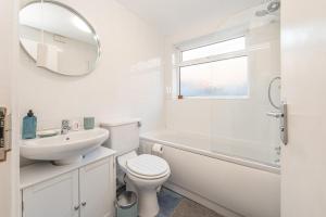 Et badeværelse på City Centre, Free Parking, NHS, Contractors + 6 billeder