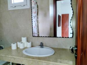 Koupelna v ubytování Camera a 2 minuti dal mare e la mosquee Hassan 2 + 13 fotografií