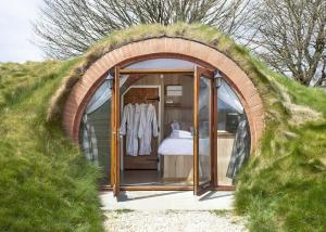 En have udenfor Maesbury Den + 7 billeder