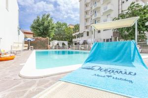 Bazén v ubytování Hotel Oceanic nebo v jeho okolí