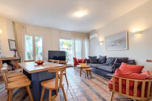 Et tv og/eller underholdning på Sea View Villas