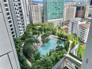 Swimmingpoolen hos eller tæt på 2min walk to TRX,KLCC view Gaming 2pax swimming pool