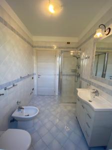 Ένα μπάνιο στο Elegant villa in the idyllic island of Albarella