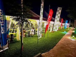 Vườn quanh Saiwa Safari Resort