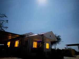 Budova, kde se farma nachází