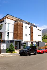 Picture of Duplex Penthouse with 3 Private Balconies I Table Mountain Views، كيب ...