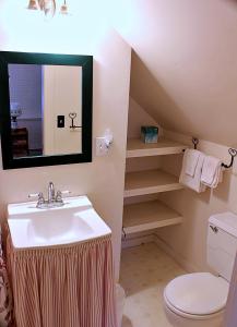 Koupelna v ubytování The Landgrove + 10 fotografií