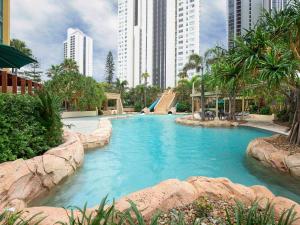 Swimmingpoolen hos eller tæt på Mantra Sun City