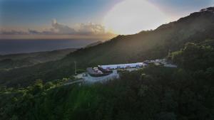 Naturlandskabet i nærheden af timebasishotellet