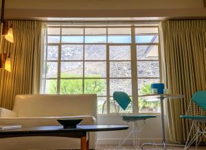 Posezení v ubytování The Hideaway - 21 and Over