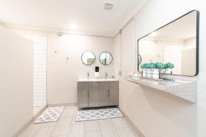 Koupelna v ubytování Blaizy Dayz + 15 fotografií