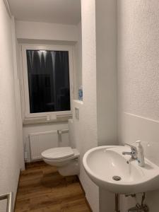 Koupelna v ubytování B16 City-Apartment, zentrales City-Apartment mit 4 Betten