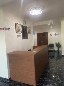 Khu vực sảnh/lễ tân tại Nick Jaak's Courtyard Apts